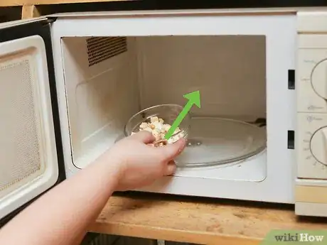 Imagen titulada Make White Hot Chocolate Step 7