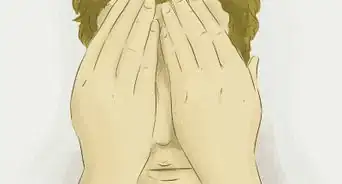 hacer ejercicios de yoga para los ojos