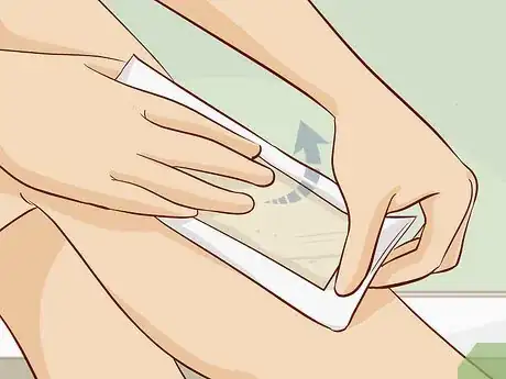 Imagen titulada Apply Wax Strips Step 13