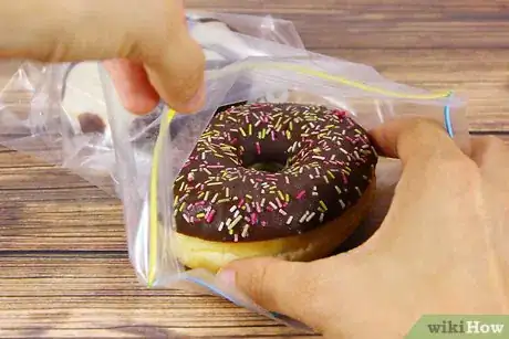 Imagen titulada Keep Donuts Fresh Step 5