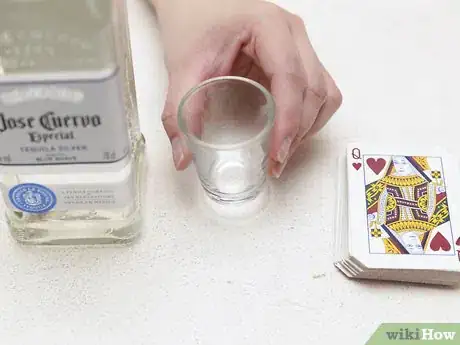 Imagen titulada Play Suck and Blow with Cards Step 9