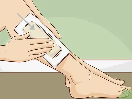 Imagen titulada Apply Wax Strips Step 11