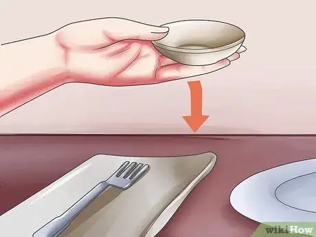 Imagen titulada Set a Table for a Tea Party Step 7