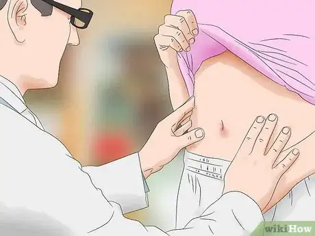 Imagen titulada Clean Belly Button Lint Step 5