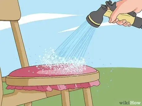 Imagen titulada Clean Bird Droppings off Canvas Furniture Step 5