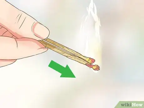 Imagen titulada Light a Cigarette in the Wind Step 6