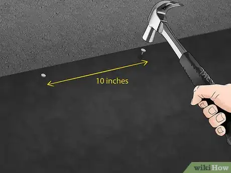 Imagen titulada Apply Rolled Roofing Step 10