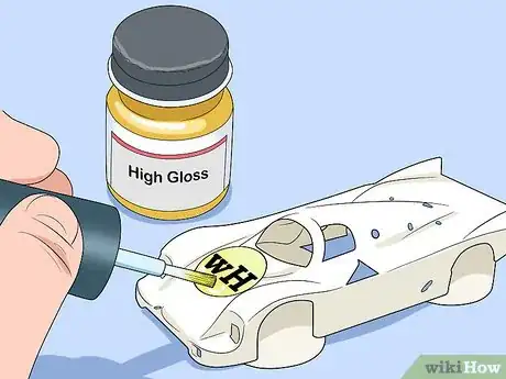 Imagen titulada Apply Waterslide Decals Step 7