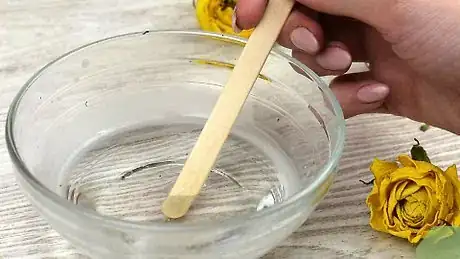 Imagen titulada Preserve Roses in Resin Step 9