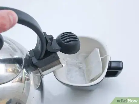 Imagen titulada Make a Hair Lightening Spray Step 12