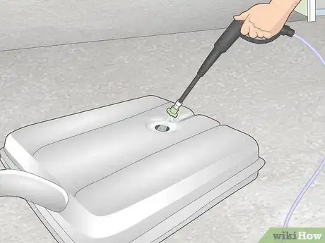 Imagen titulada Clean a Gas Tank Step 10
