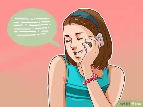 Imagen titulada Pretend You Are Talking on the Phone Step 4