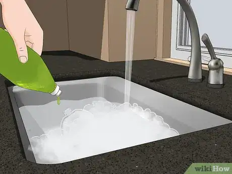 Imagen titulada Recycle Perfume Bottles Step 7
