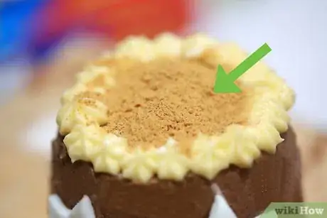 Imagen titulada Frost a Double Layer Cake Step 14