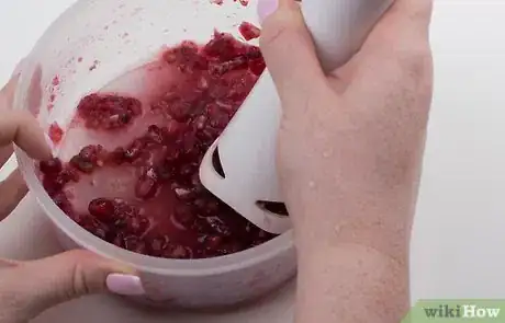 Imagen titulada Make Pomegranate Wine Step 3
