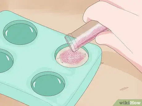 Imagen titulada Make Resin Jewelry Step 16