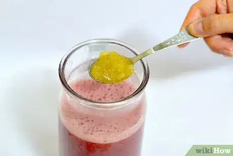 Imagen titulada Make Strawberry Wine Step 13