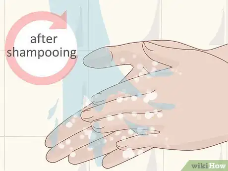 Imagen titulada Get Shampoo out of Your Eyes Step 11