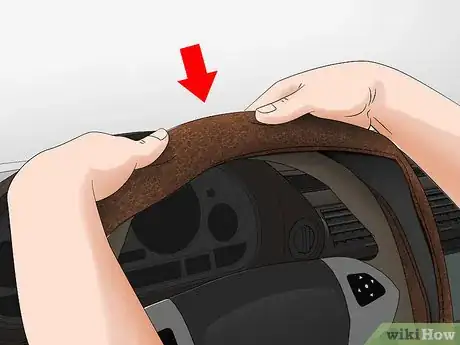 Imagen titulada Fit a Steering Wheel Cover Step 6