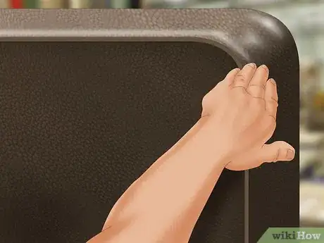 Imagen titulada Buy Faux Leather Step 12