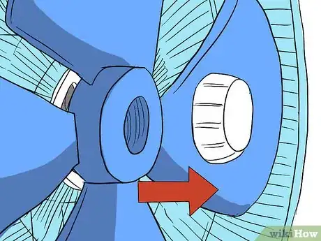 Imagen titulada Clean An Oscillating Round Fan Step 3