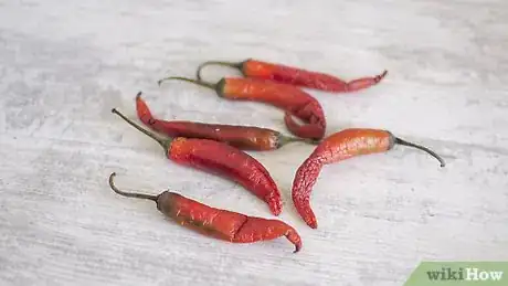 Imagen titulada Dry Peppers Step 1