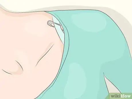 Imagen titulada Keep Bra Straps in Place Step 3