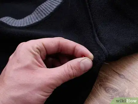 Imagen titulada Shrink a Sweater Step 15