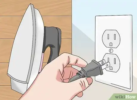 Imagen titulada Remove a Dent from Wood Step 4