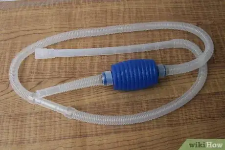 Imagen titulada Start a Siphon (Fish Tank) Step 3