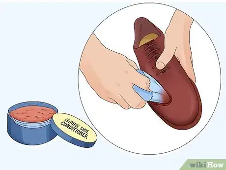 Imagen titulada Widen Leather Shoes Step 9