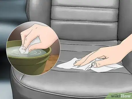 Imagen titulada Clean Vinyl Seats Step 4