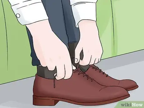 Imagen titulada Widen Leather Shoes Step 4