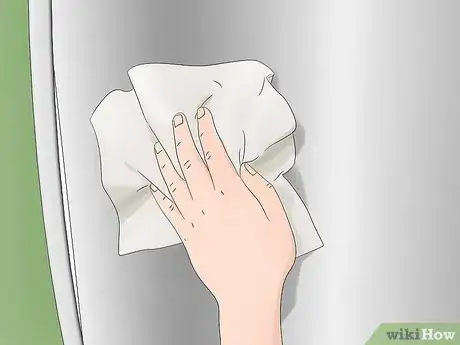 Imagen titulada Remove a Dent from a Stainless Steel Refrigerator Step 4