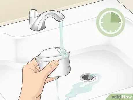 Imagen titulada Use a Brita Pitcher Step 3