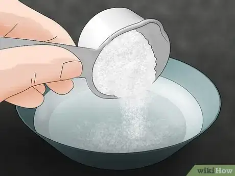 Imagen titulada Clean a Bristled Hairbrush Step 3