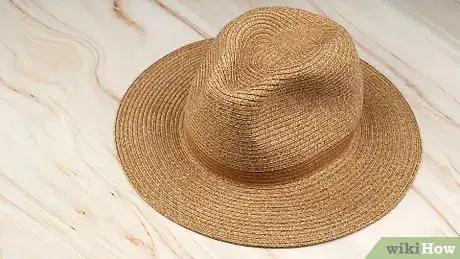 Imagen titulada Clean Straw Hats Step 7