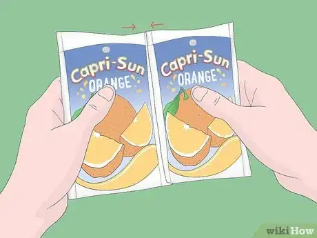 Imagen titulada Make a Capri Sun Purse Step 5