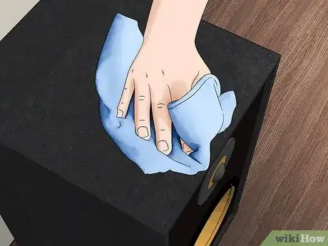Imagen titulada Clean Speakers Step 6