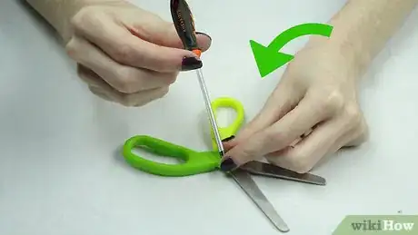 Imagen titulada Sharpen Scissors Step 9