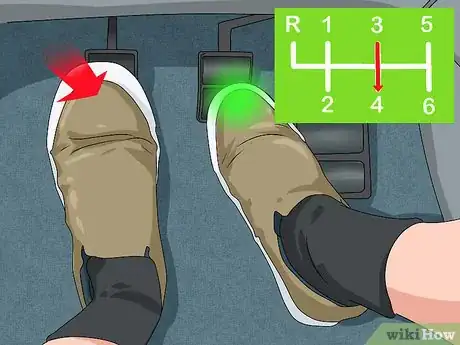Imagen titulada Drive a Stick Shift Truck Step 14
