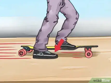 Imagen titulada Stop on a Longboard Step 3