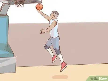 Imagen titulada Do a Lay Up Step 4