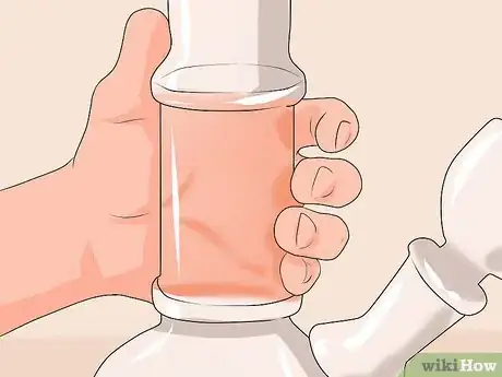Imagen titulada Use a Water Bong Step 11