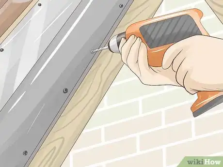 Imagen titulada Install Torch Down Roofing Step 6