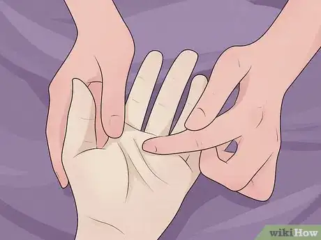 Imagen titulada Ask Someone to Hold Your Hand Step 8
