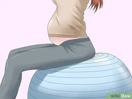 Imagen titulada Use a Gym Ball During Pregnancy and After Childbirth Step 6