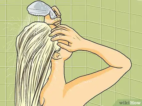 Imagen titulada Get Emo Bangs Step 27