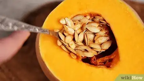 Imagen titulada Shell Pumpkin Seeds Step 1