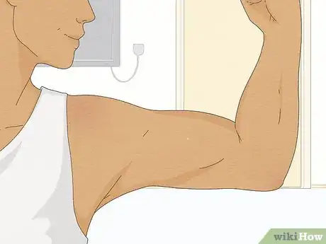 Imagen titulada Get Big Muscles Using Dumbbells Step 1
